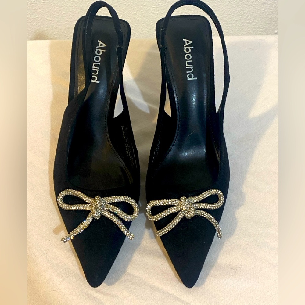 Abound sueded black fabric rhinestone bow accent slingback 3" heels, size 6